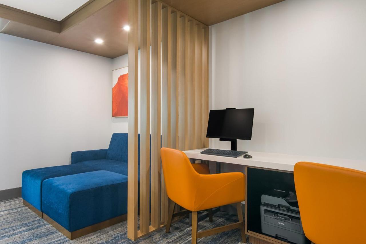 Holiday Inn Express & Suites - Springdale - Fayetteville Area Buitenkant foto